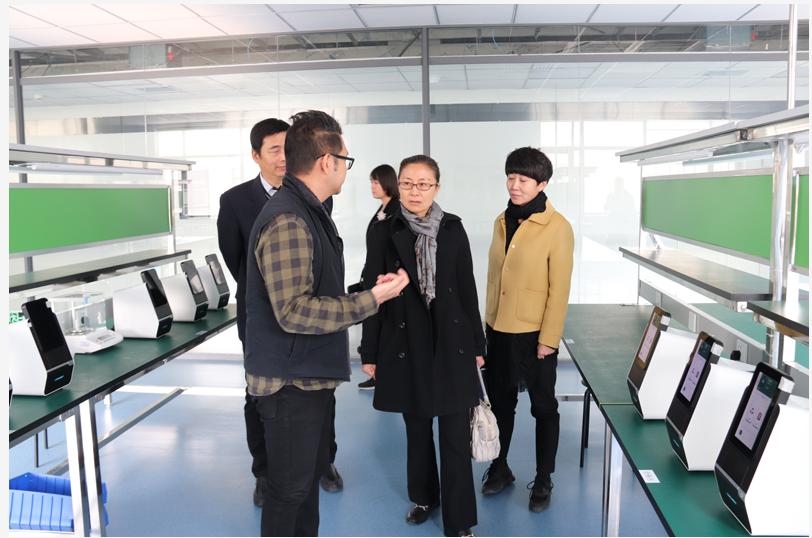 人民日?qǐng)?bào)天津分社社長(zhǎng)富子梅一行到訪諾邁科技參觀調(diào)研